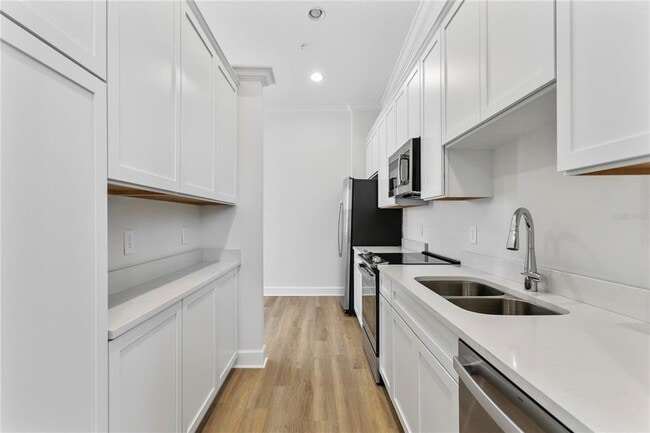 Building Photo - 1903 W Bristol Ave