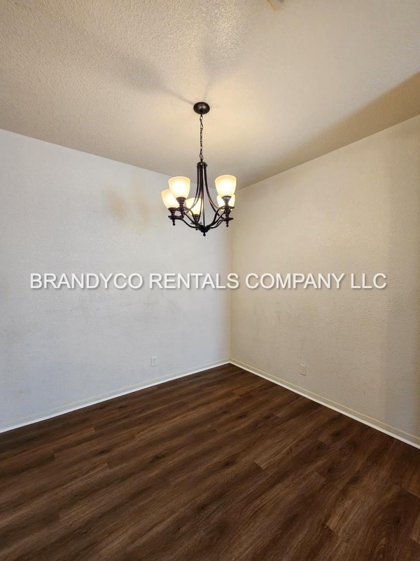 Building Photo - 4600 Acorn Creek Trail