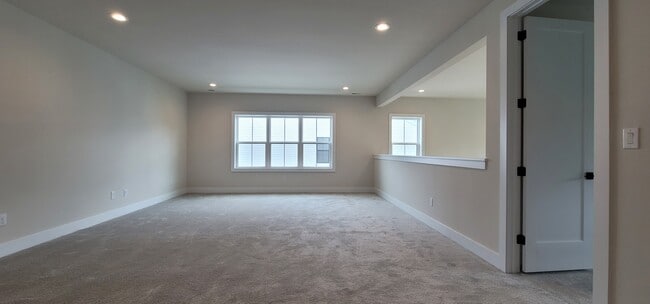 Building Photo - 135 Alroy Rd