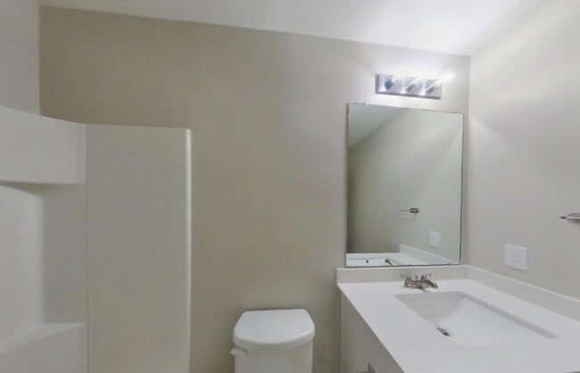 Building Photo - AVAILABLE NOW