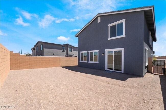 Building Photo - 1027 Gentle Swan