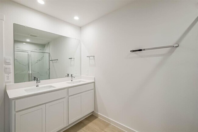 Building Photo - 30702 CASTLE COVE Dr