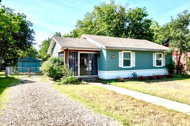 Building Photo - 3212 Wenz Ave