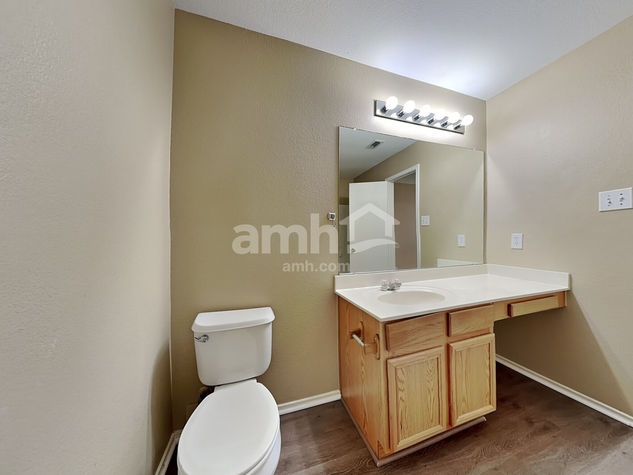 Building Photo - 4610 Elm Point Dr