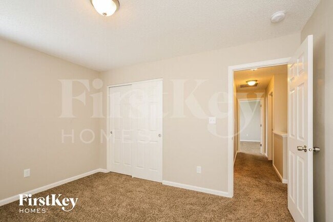 Building Photo - 699 Findlay Ln