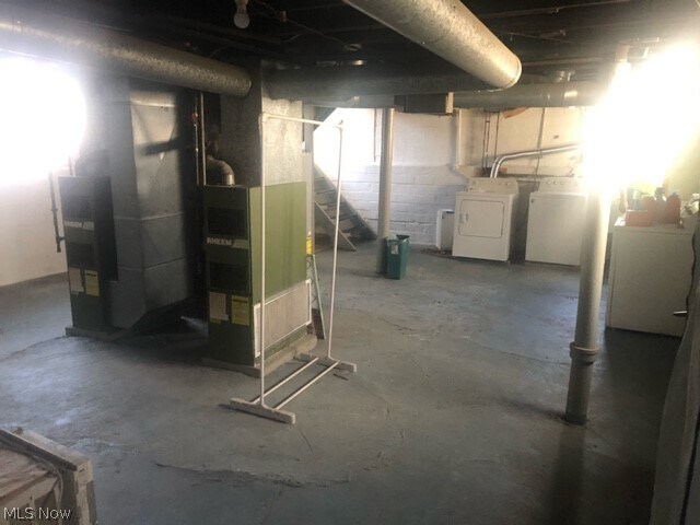 Building Photo - 3484 Tuttle Ave