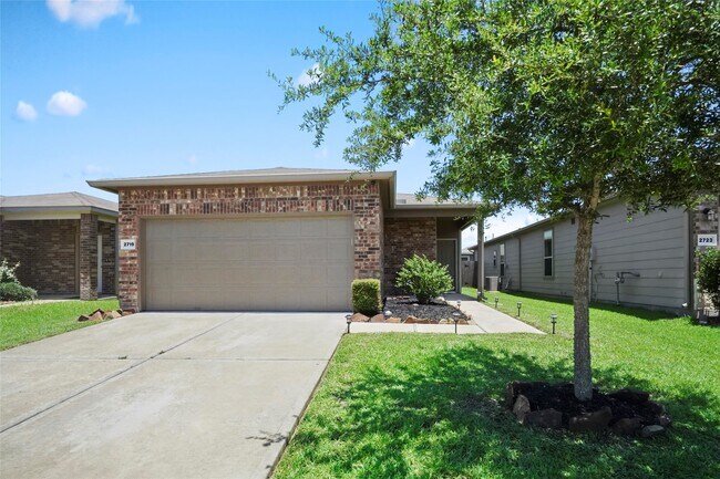 Building Photo - 2719 Skyview Long Dr