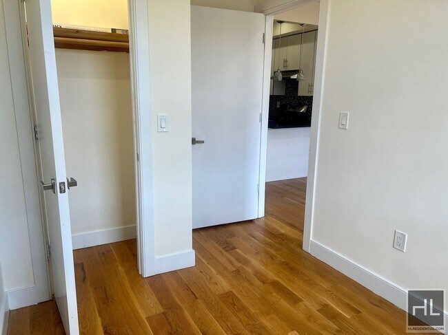 Building Photo - 3BR 2BA w/ Juliet Balcony On Bushwick/Ridg...
