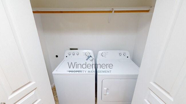 Building Photo - 1233 Southwest Carver Street