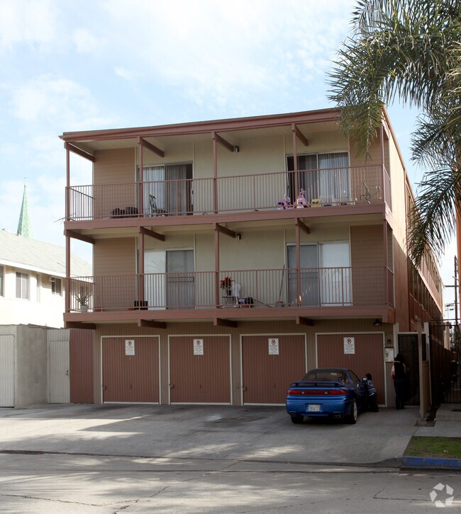 Building Photo - East side Art Village of Long Beach!