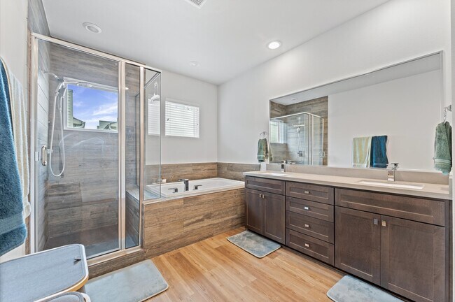 Building Photo - 311 Eado Park Cir