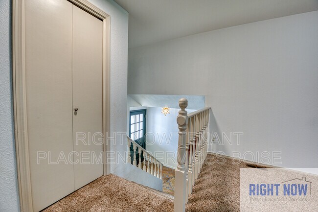 Building Photo - 10763 Hinsdale St