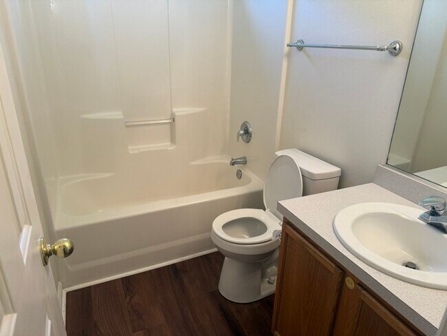 Building Photo - Newly renovated ranch home