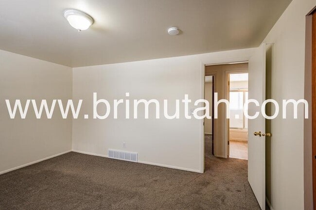 Building Photo - 775 E Johnsonway Dr