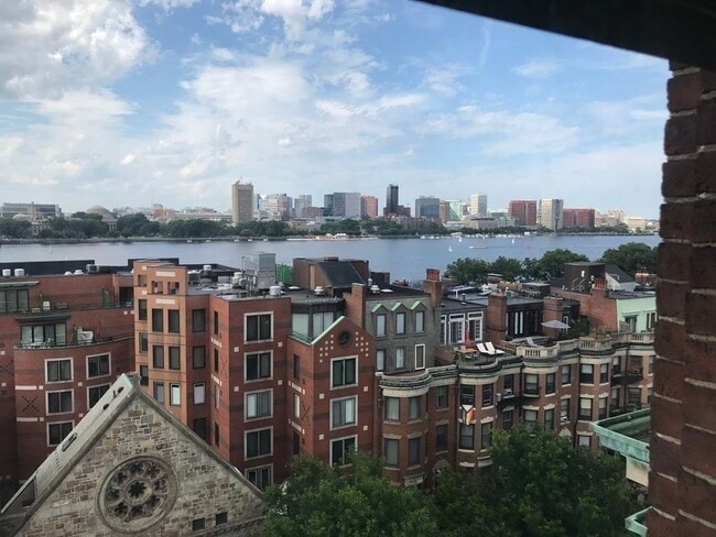 Building Photo - 478 Beacon St