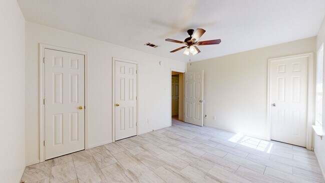 Building Photo - ALL TILE 3 BEDROOM DUPLEX ONLY $1,350 BY A...