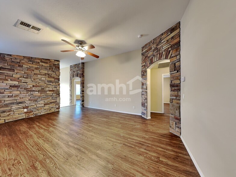 Building Photo - 137 S 110th Pl