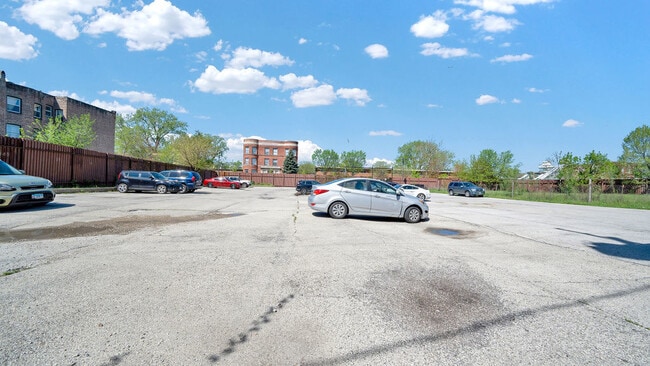 Building Photo - 5150 S King Dr