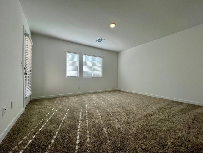 Building Photo - Beautiful Newer 4 Bedroom Home in Cadence with Large Loft