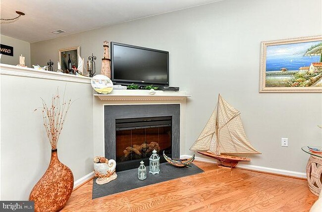 Building Photo - 17436 Slipper Shell Way