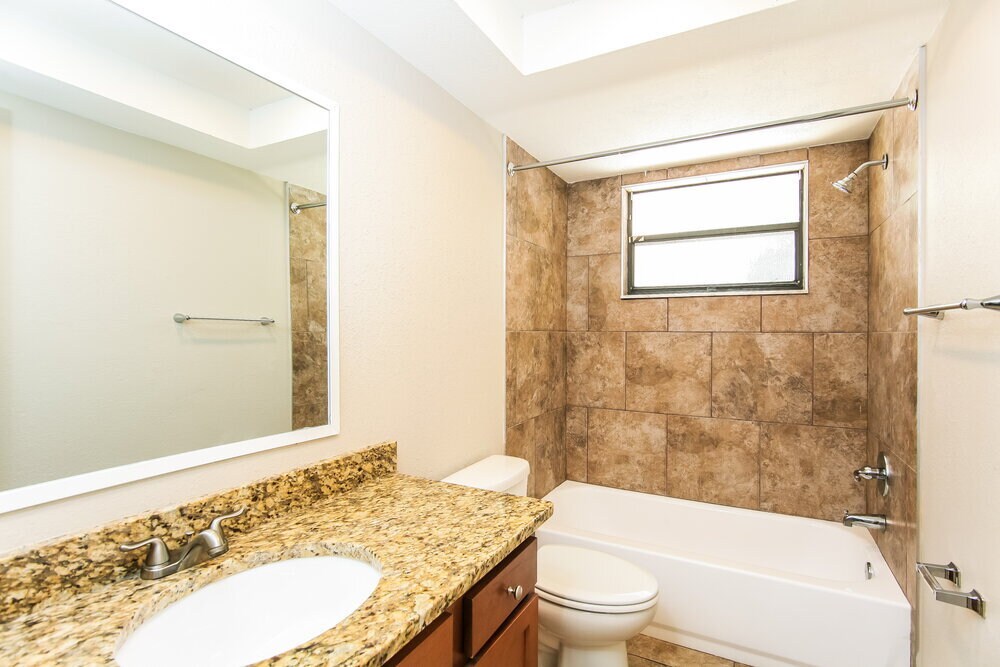 Building Photo - 5286 Enfield Ave