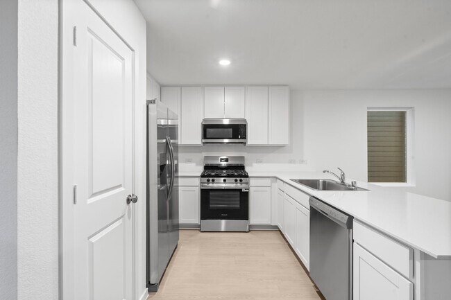 Building Photo - 25373 Carnation Ct