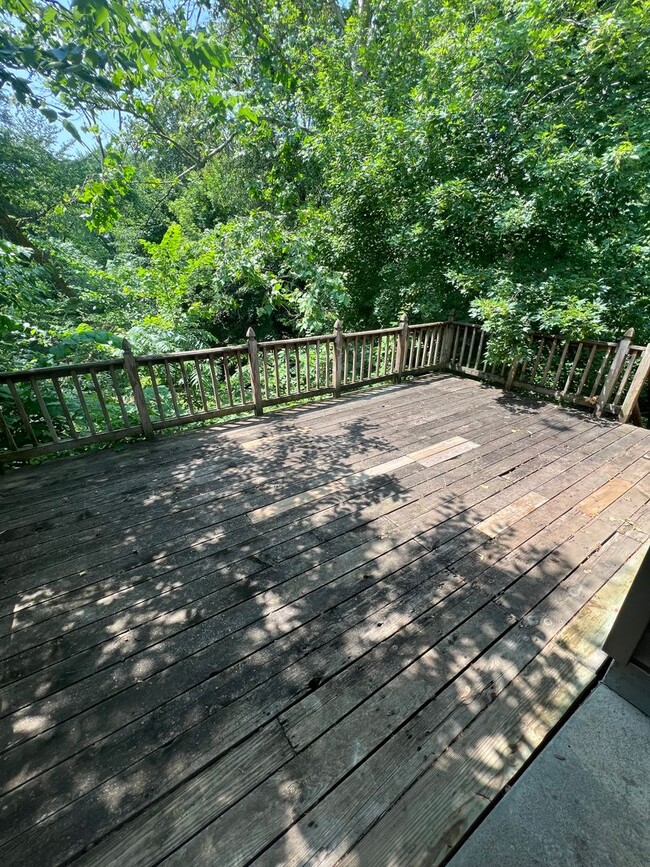 Building Photo - 3 bedroom Home in Rock Island