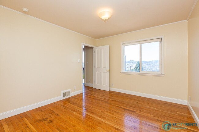 Building Photo - 1064 Carolina St