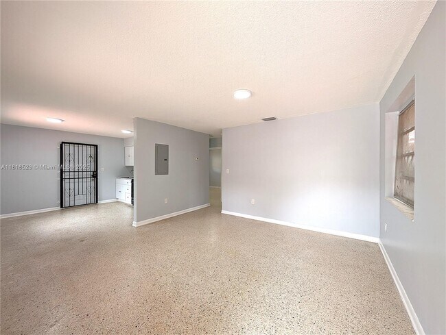 Building Photo - 2281 SW 16th Ct