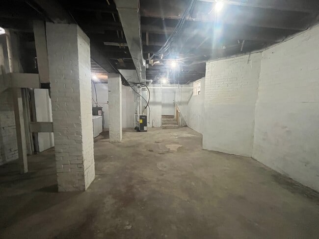 Building Photo - 350 Melwood Ave