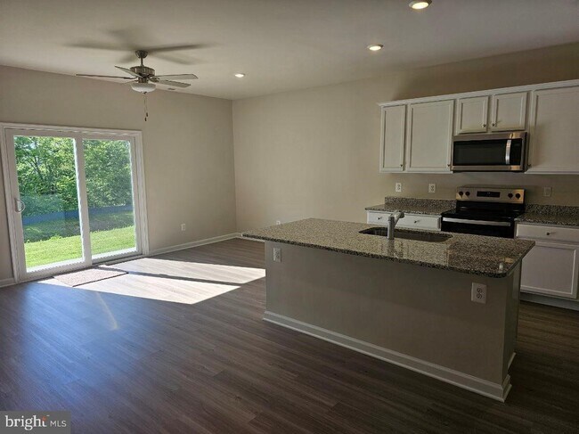 Building Photo - 43 Cramsford St