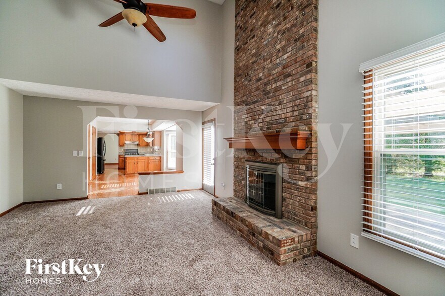 Building Photo - 13008 Oakmere Dr