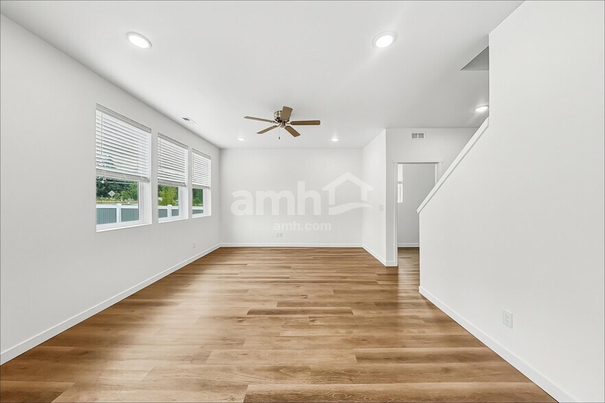 Building Photo - 8031 Verona Lp SW