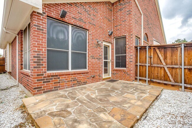 Building Photo - Amazing Well Maintained 3 Bedroom, 2 Bath Home in Euless Gated Community- 76039- Grapevine-Colley...