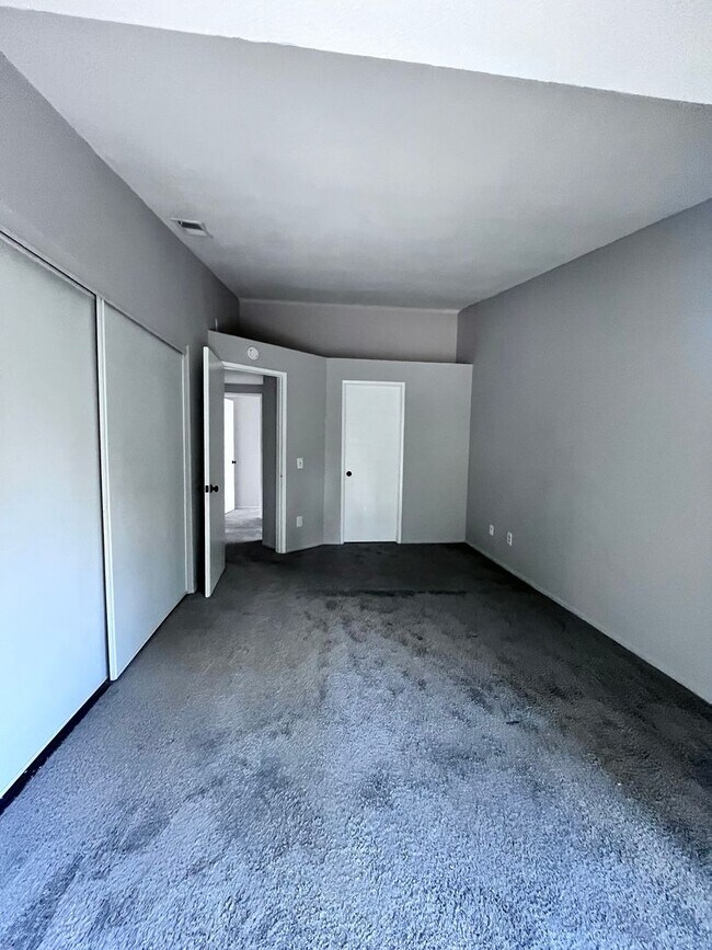 Building Photo - Colton Home in Cooley Ranch w/ Gardener Included