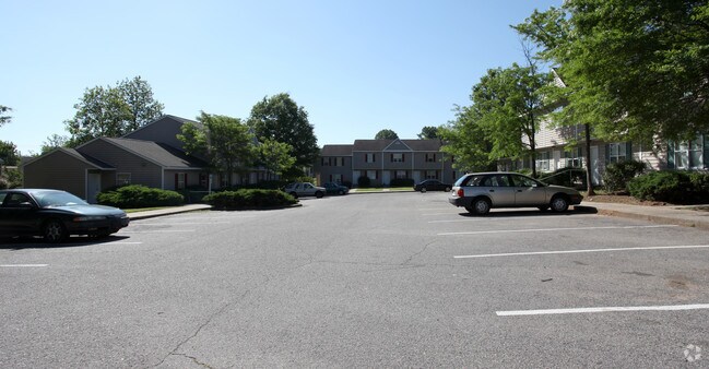 Building Photo - Edgemont Elms Townhomes