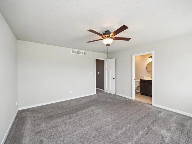 Building Photo - Bright & Modern 4-Bedroom Home in Deer Cre...