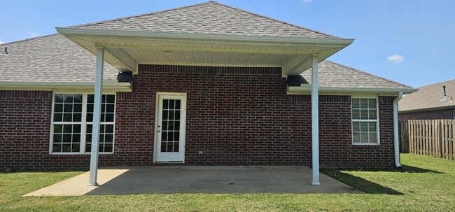 Building Photo - 550 McKissic Spring Rd