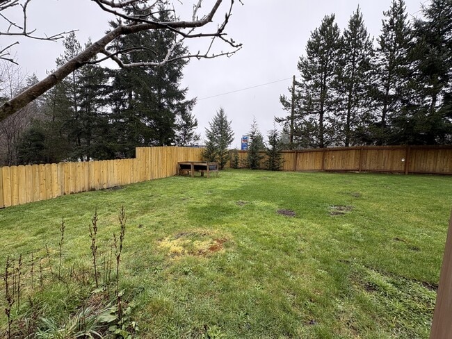 Building Photo - 1070 E McReavy Rd