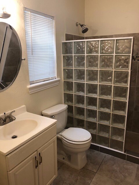 Building Photo - 1/1 Hidden Gem near Pearl