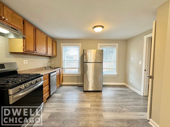 Building Photo - 1154 W 17th St