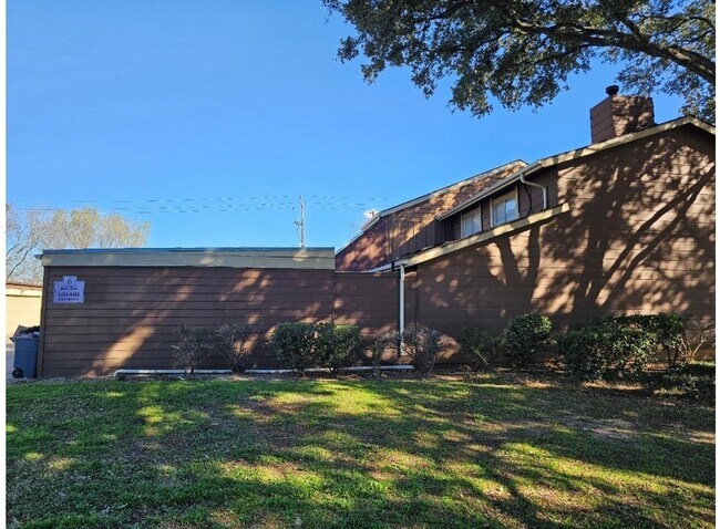 Building Photo - 8496 Dairy View Ln