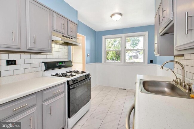 Building Photo - 1466 Bluejay Rd