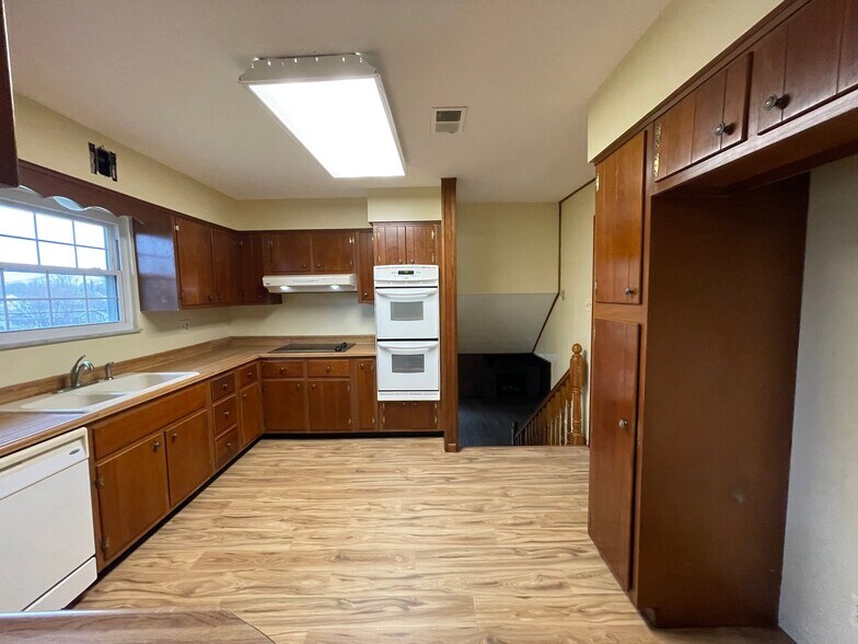 Building Photo - 1155 Dogwood Ridge Rd