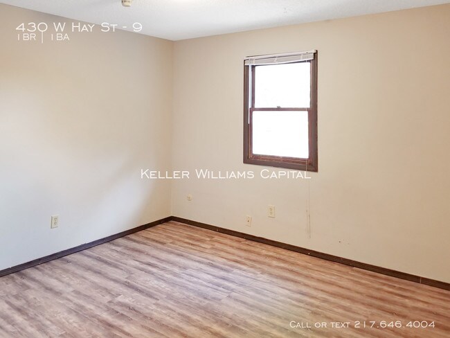 Building Photo - 430 W Hay St