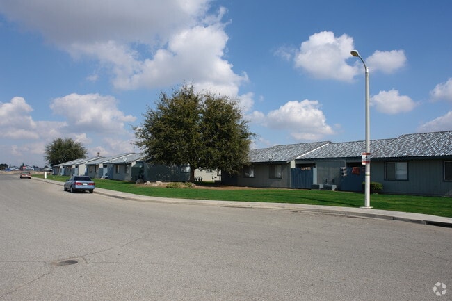 Building Photo - Sandlewood One Apartments