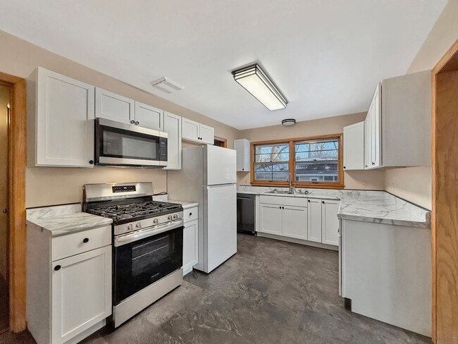 Building Photo - 1618 Natchez Ave S