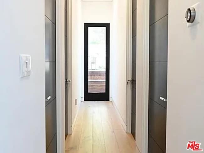 Building Photo - 1410 Coronado Terrace