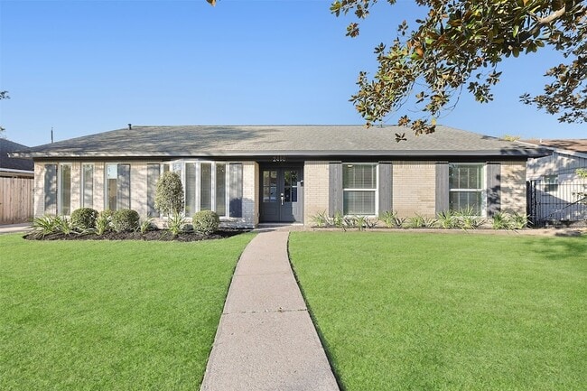 Building Photo - 2410 Del Norte St