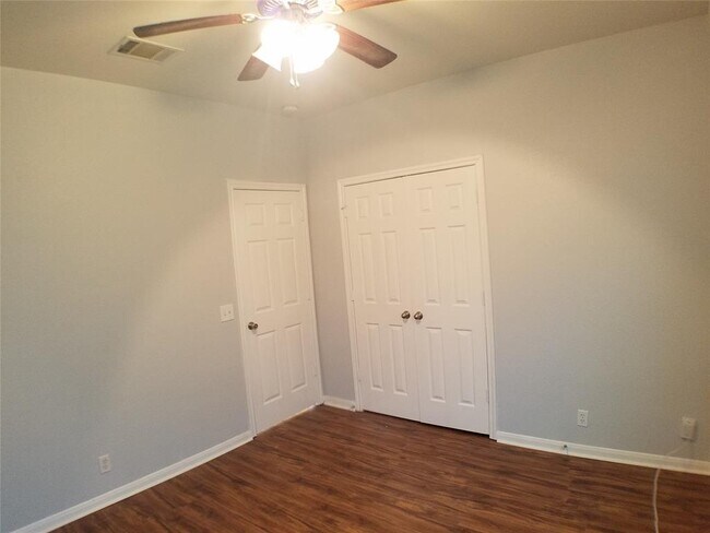 Building Photo - 2500 Allred Dr